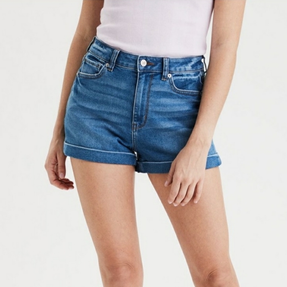 AE high waisted mom shorts in light/medium wash